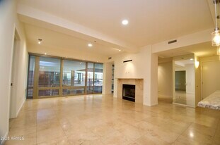 7147 E Rancho Vista Dr in Scottsdale, AZ - Building Photo