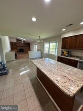 893 Broad Oaks Dr in Herndon, VA - Building Photo - Building Photo
