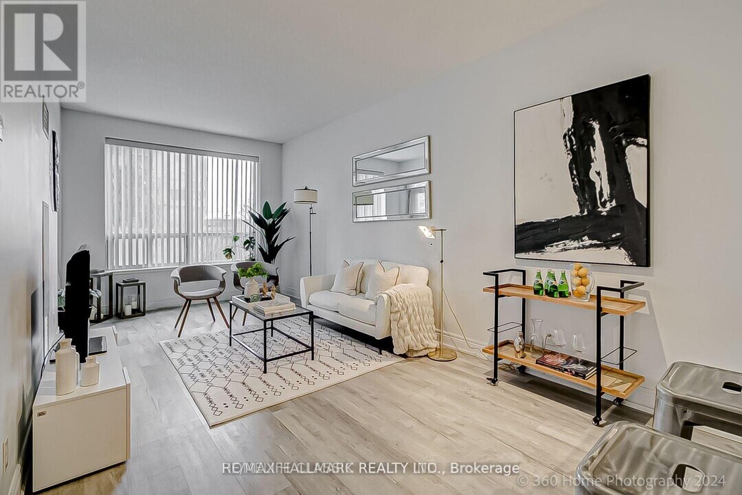 62-162 Suncrest Blvd in Markham, ON - Building Photo