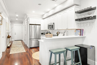 257 E St, Unit 2 in Boston, MA - Building Photo - Building Photo