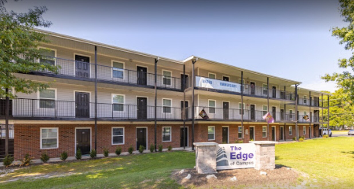 301 E 12th St in Greenville, NC - Building Photo