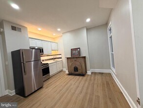 2439 Maryland Ave in Baltimore, MD - Building Photo - Building Photo