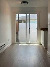 3209 W St, Unit Apt B in Vancouver, WA - Building Photo - Building Photo