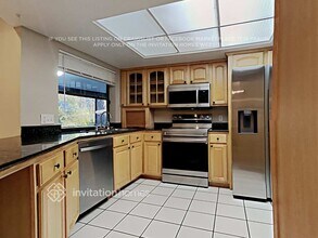 9102 Regents Park Dr in Tampa, FL - Foto de edificio - Building Photo