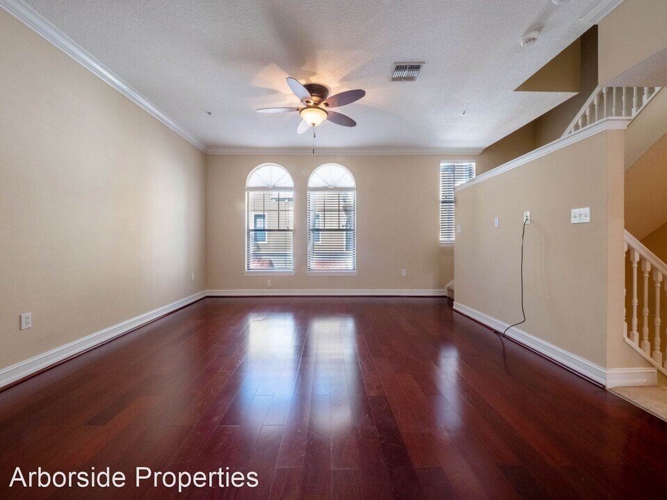 4504 Messina Dr in Lake Mary, FL - Building Photo