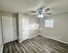 110 NW College Ave in Ankeny, IA - Building Photo - Building Photo