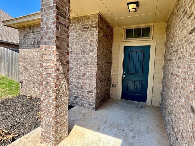 10809 NW 117th Pl in Yukon, OK - Building Photo - Building Photo