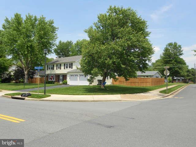 13124 Point Pleasant Dr in Fairfax, VA - Building Photo - Building Photo