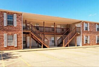 1437 Sligo St in Fayetteville, AR - Building Photo - Building Photo