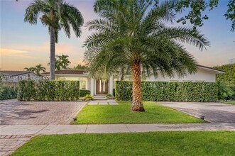 13100 Keystone Ter in North Miami, FL - Foto de edificio - Building Photo
