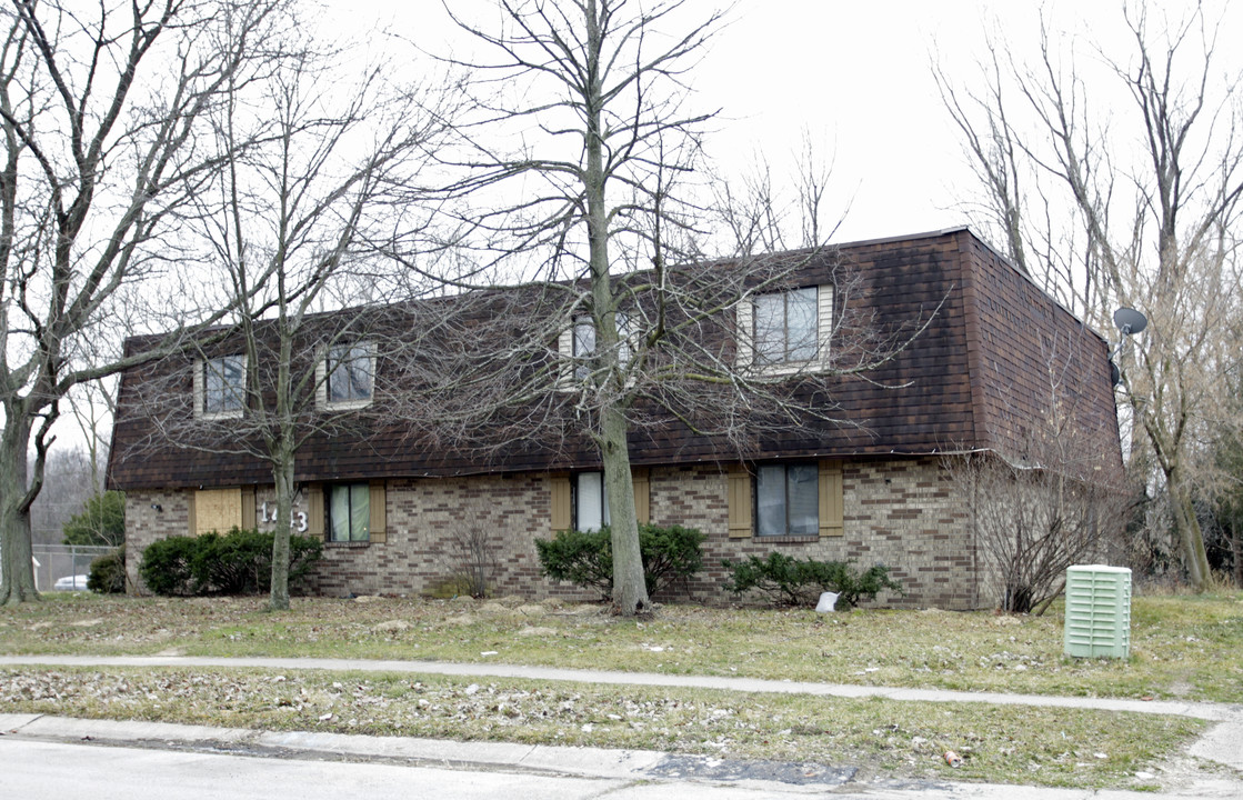 1443 Brooke Park Dr in Toledo, OH - Building Photo