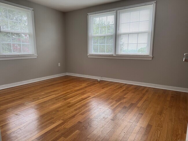 63 Geissler Dr in Shelton, CT - Building Photo - Building Photo