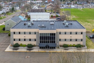 Maiden Lane in North Haven, CT - Building Photo - Building Photo
