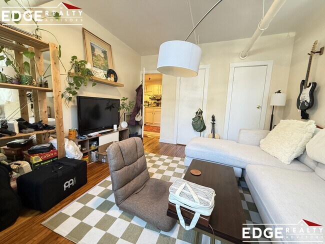 160 Strathmore Rd, Unit 1A in Boston, MA - Building Photo - Building Photo