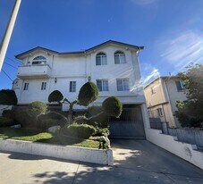 10208 Pinewood Ave in Los Angeles, CA - Building Photo