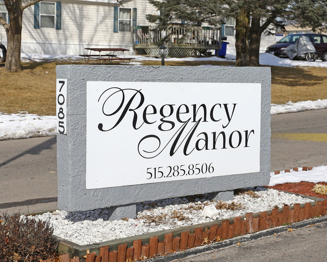 Regency Manor MHC in Des Moines, IA - Foto de edificio - Building Photo