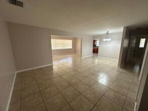 744 SE Fallon Dr in Port St. Lucie, FL - Building Photo - Building Photo