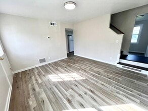 360 Hemlock Dr in Carnot-Moon, PA - Building Photo - Building Photo