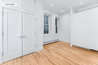 510 Broome St in New York, NY - Building Photo - Building Photo