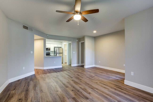 Calista in Scottsdale, AZ - Building Photo - Building Photo