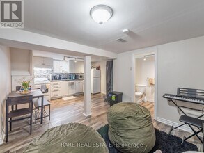 67 Glenburn Ave in Toronto, ON - Building Photo - Building Photo