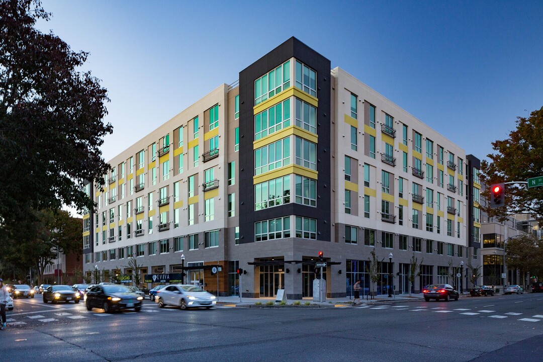 EVIVA Midtown Apartments in Sacramento, CA - Building Photo