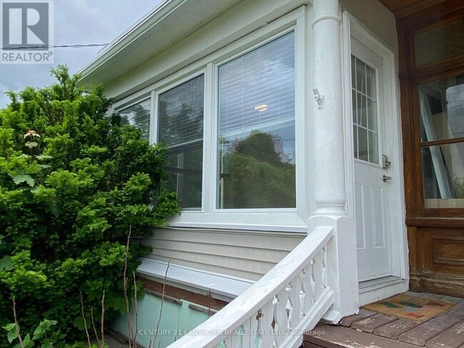 37 Picton Main St in Prince Edward, ON - Building Photo - Building Photo