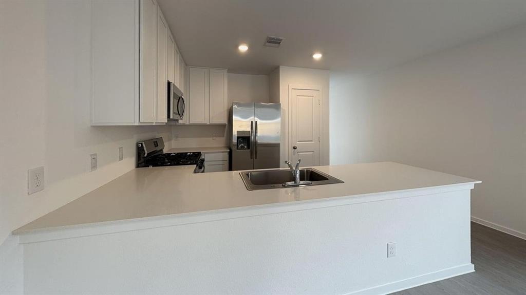 3128 Twisted Myrtle Dr in Conroe, TX - Building Photo