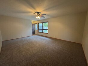 5001-5005 Meredeth St in Lincoln, NE - Building Photo - Building Photo