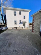 1577 Cranston St in Cranston, RI - Building Photo - Building Photo