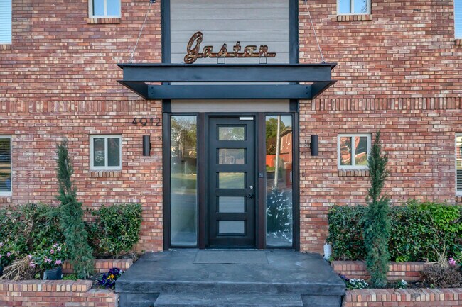 4912 Gaston in Dallas, TX - Foto de edificio - Building Photo