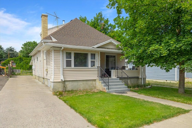 property at 729 E 200 N