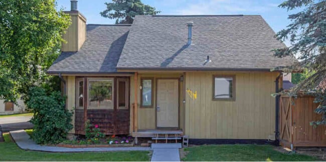 property at 9612 Newhaven Loop