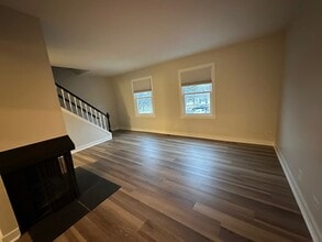 1919 Finchley Ct in Schaumburg, IL - Building Photo - Building Photo