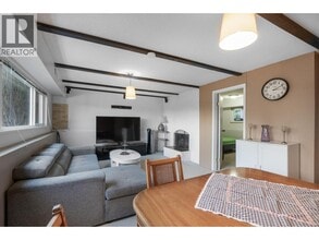 2528 Belloc St in North Vancouver, BC - Building Photo - Building Photo