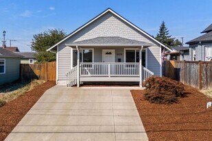 6638 S Warner St in Tacoma, WA - Building Photo