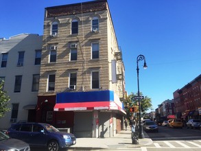 566 Leonard St in Brooklyn, NY - Building Photo - Building Photo