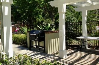 737 Crest Pines Dr in Orlando, FL - Foto de edificio - Building Photo