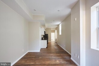 5514 Woodland Ave in Philadelphia, PA - Building Photo - Building Photo