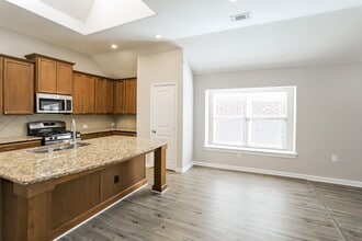 817 Partridge Dr in Aubrey, TX - Building Photo - Building Photo