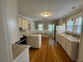 80 Lake St in Boston, MA - Building Photo