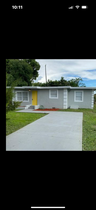 2189 Mitchell Ct in Ft. Myers, FL - Building Photo