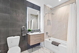 6025 JFK Blvd E in West New York, NJ - Building Photo - Building Photo