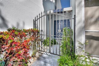 6133 Old Court Rd in Boca Raton, FL - Building Photo - Building Photo