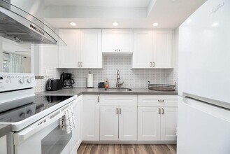 551 SW 13th Ave in Fort Lauderdale, FL - Building Photo - Building Photo