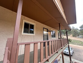 10215 Ute Pass Ave, Unit 2 in Green Mountain Falls, CO - Foto de edificio - Building Photo