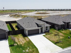 21 Chalk Rdg Dr in McAllen, TX - Building Photo - Building Photo