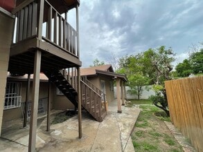 1517 Garcia St in Laredo, TX - Foto de edificio - Building Photo