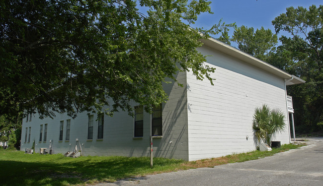 1242 NW 8th Ave in Gainesville, FL - Building Photo - Building Photo