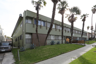 4024 Nicolet Ave in Los Angeles, CA - Building Photo - Building Photo